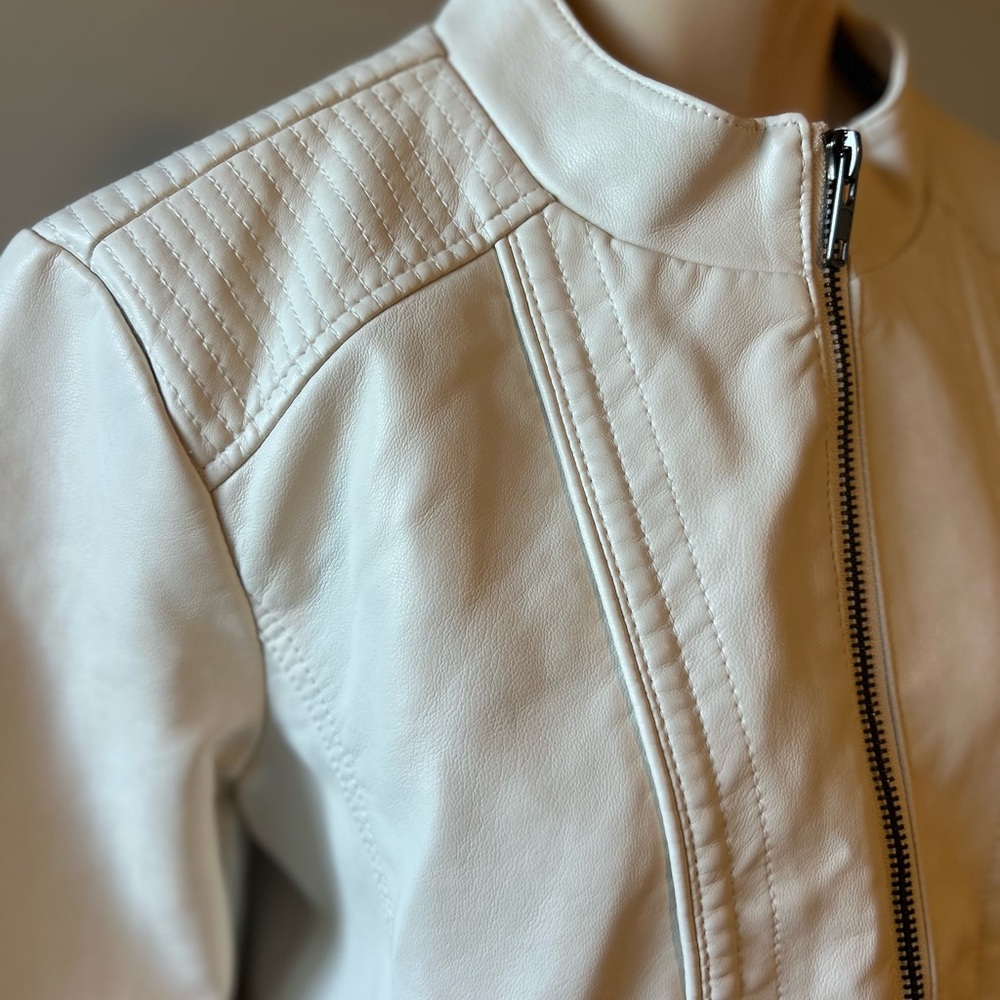 🌶️ NWOT a.n.a Women's Cream Leather Jacket. Size M - Picture 2 of 5